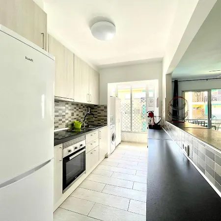Nice Apartment, Near The Beach, Los Cristianos לוס כריסטיאנוס
